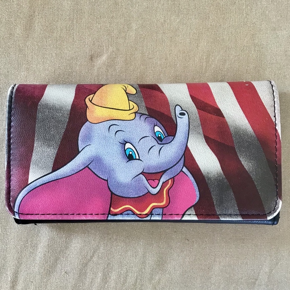 Hot topic dumbo wallet